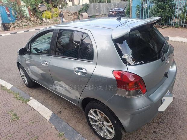 Toyota Yaris 2008 Gray