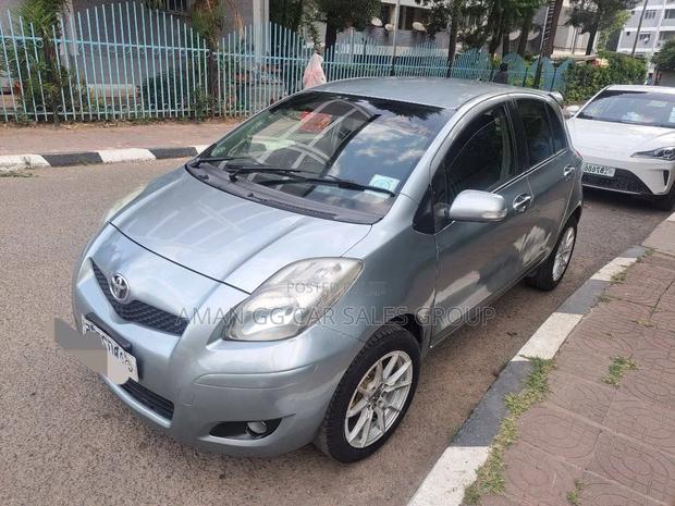 Toyota Yaris 2008 Gray