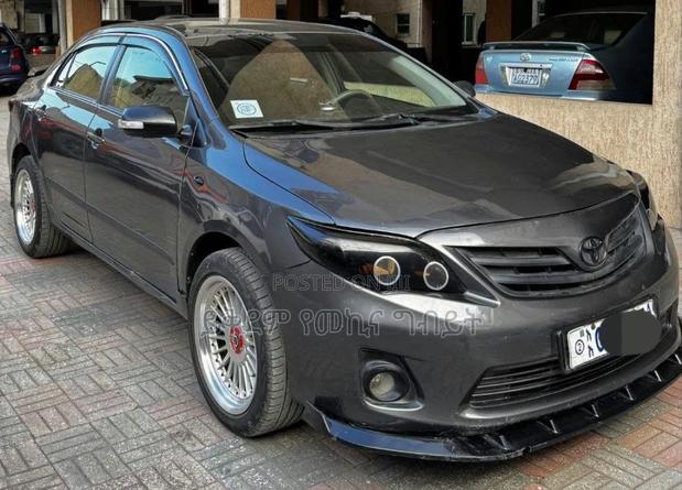 Toyota Corolla 2012 Gray
