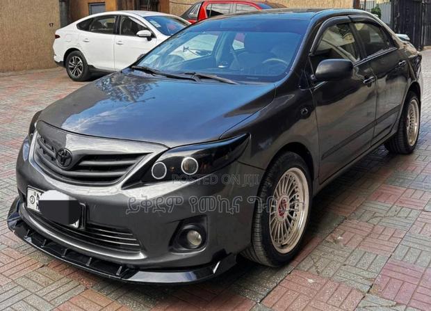 Toyota Corolla 2012 Gray