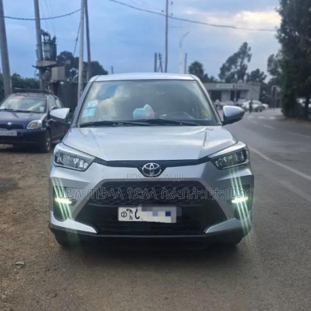 Toyota Raize 2022 Off white