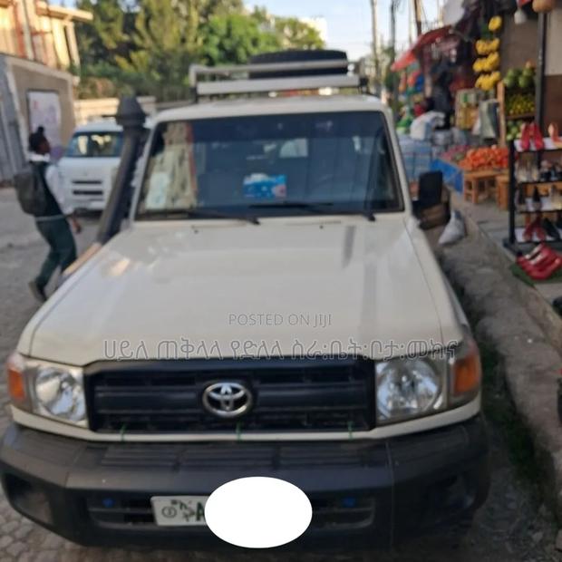 Toyota Land Cruiser 2020 Off white