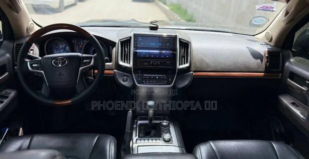Toyota Land Cruiser 2011 Black