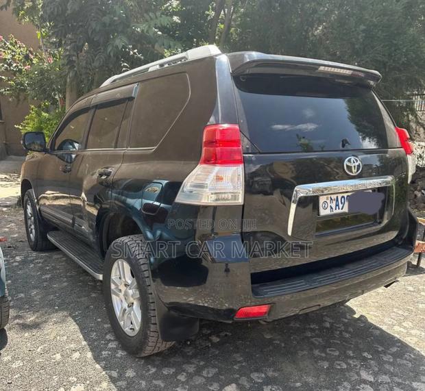 Toyota Land Cruiser Prado 2013 Black
