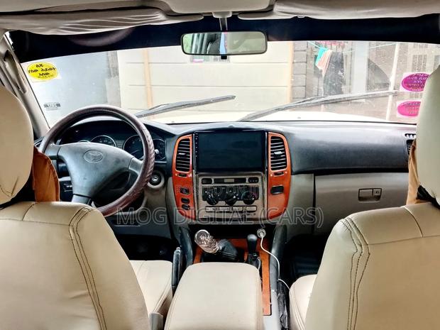 Toyota Land Cruiser 2003 White