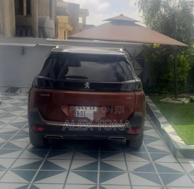 Peugeot 5008 2022 Burgundy