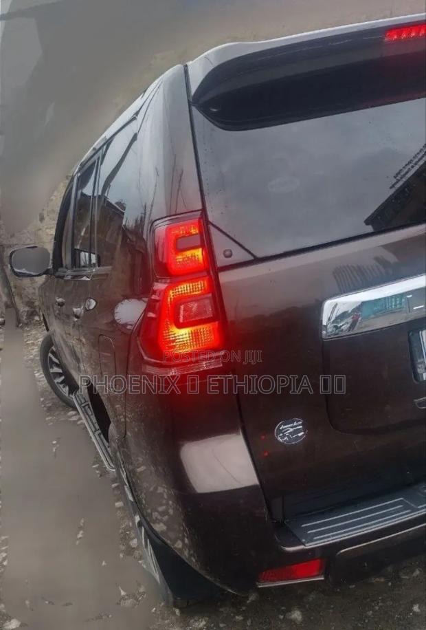 Toyota Land Cruiser Prado 2018 Brown