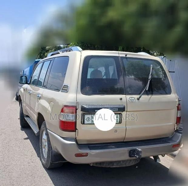 Toyota Land Cruiser 2007 Gold