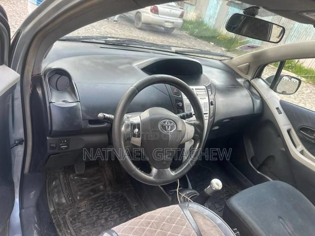 Toyota Yaris 2009 Silver
