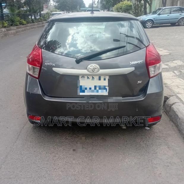 Toyota Yaris 2015 Gray