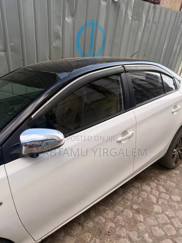 Toyota Yaris 2014 White
