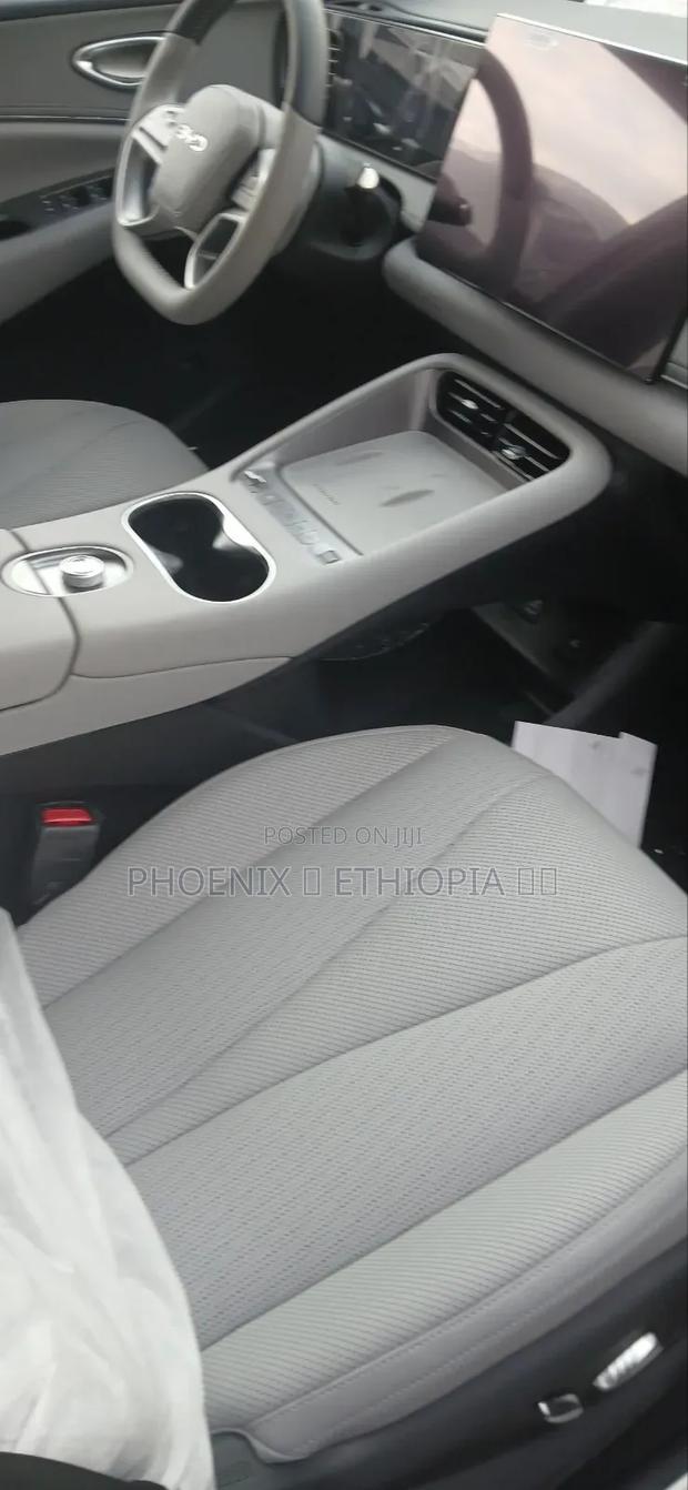 New BYD Sealion 06 EV 2025 Off white