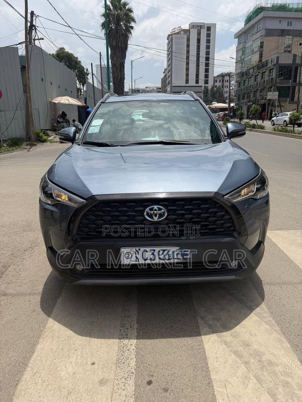Toyota Corolla Cross Hybrid XSE AWD 2023 Gray