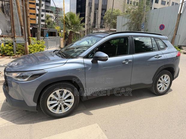 Toyota Corolla Cross Hybrid XSE AWD 2023 Gray