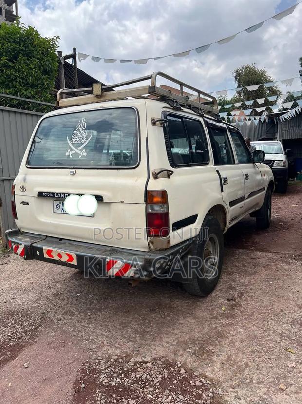 Toyota Land Cruiser 1996 White