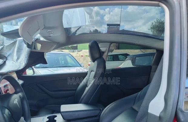 Tesla Model Y 2022 Red