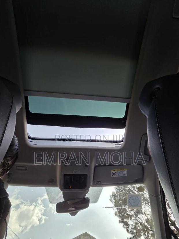 Volkswagen ID.6 2024 Beige