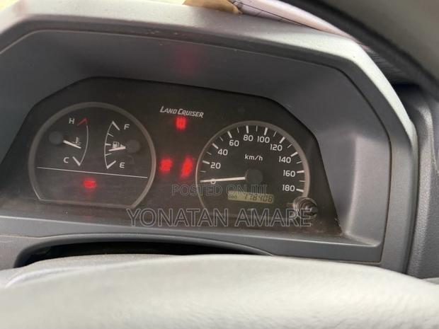 Toyota Land Cruiser 2016 White