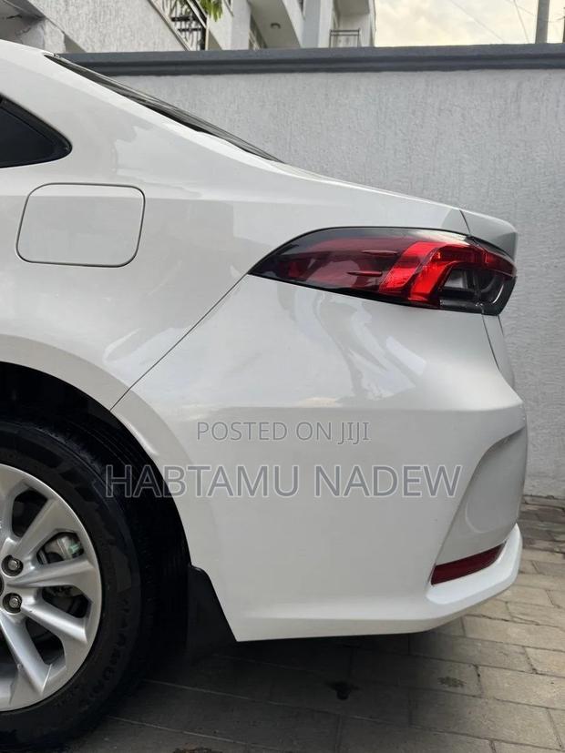 Toyota Corolla 2022 White