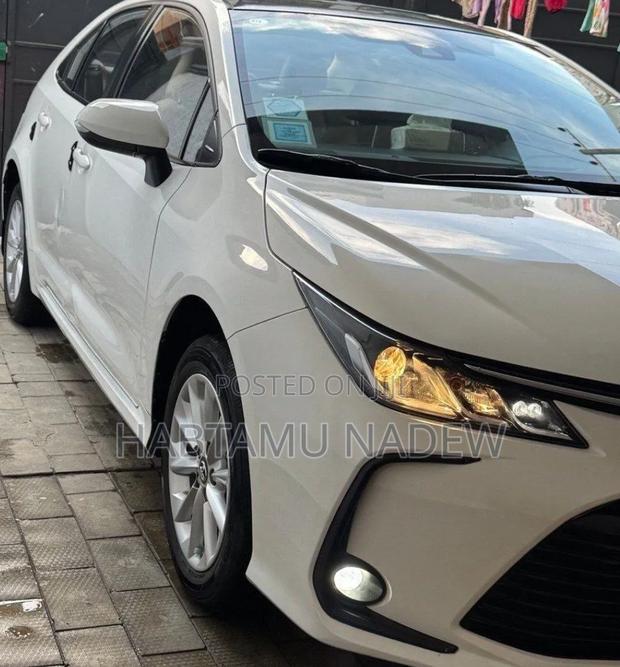 Toyota Corolla 2022 White