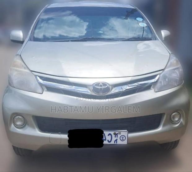 Toyota Avanza 2016 Yellow