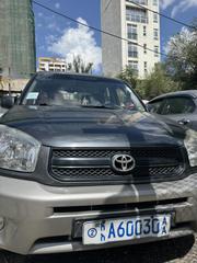 Toyota RAV4 2004 Gray for sale