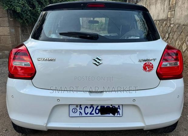 Suzuki Swift 2022 White