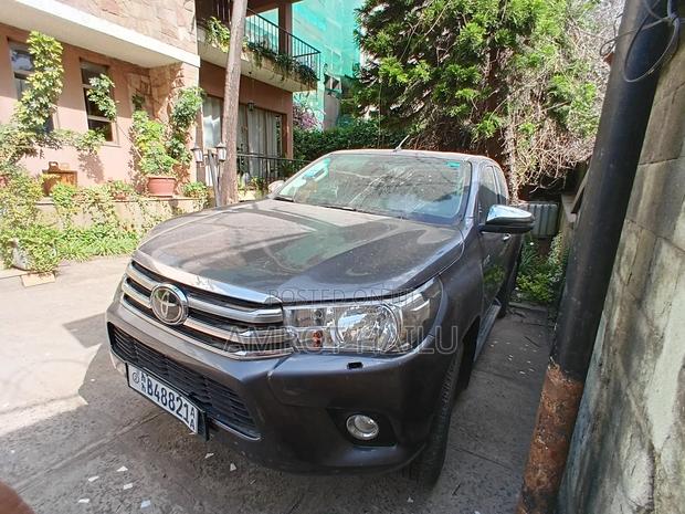 Toyota Hilux 2018 Black