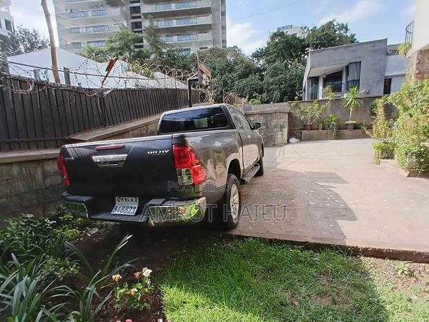 Toyota Hilux 2018 Black