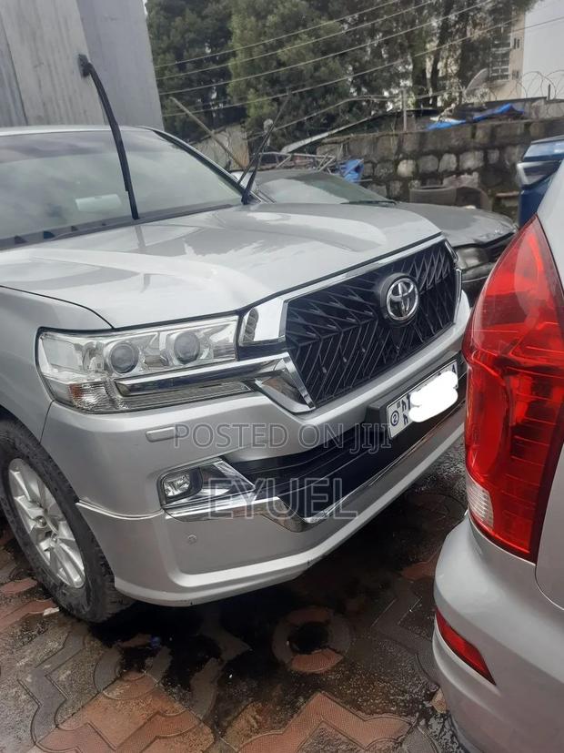 Toyota Land Cruiser 5.7 V8 GXR 2020 Silver