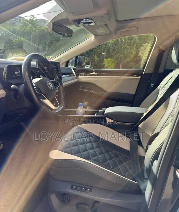 Volkswagen ID.6 2022 Gray