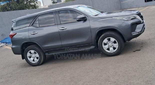 Toyota Fortuner 2022 Gray