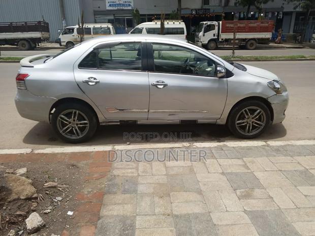 Toyota Belta 2009 Silver