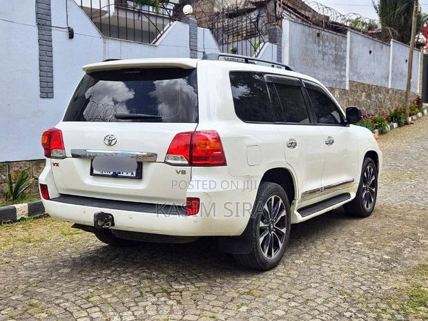 Toyota Land Cruiser 4.5 V8 GX-R 2015 White