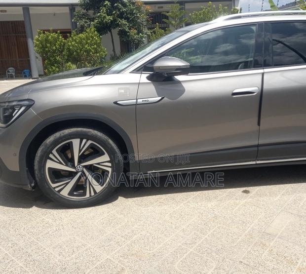 Volkswagen ID.6 2023 Gray