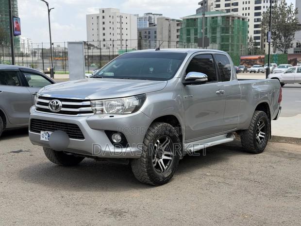 Toyota Hilux 2017 Silver