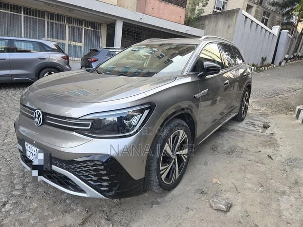 Volkswagen ID.6 2024 Gray