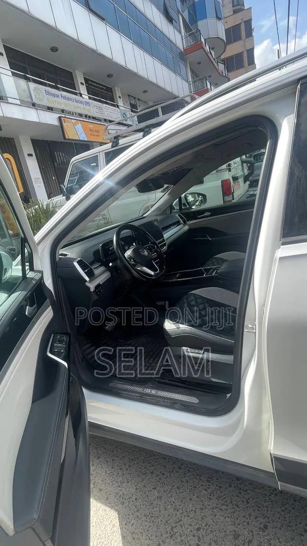 Volkswagen ID.6 2023 White