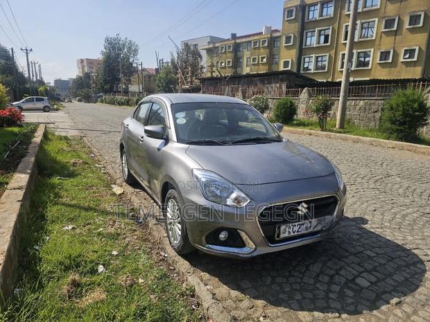 Suzuki Dzire 2022 Silver