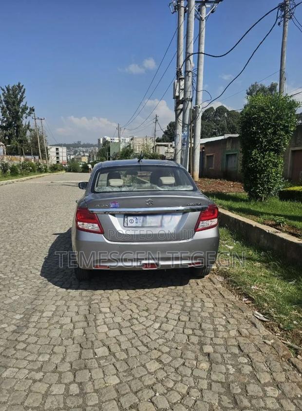 Suzuki Dzire 2022 Silver