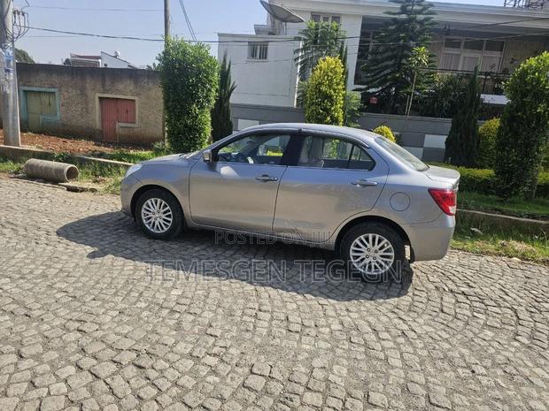 Suzuki Dzire 2022 Silver
