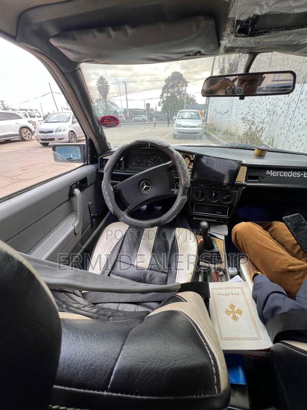 Mercedes-Benz 190 E 2.3 1986 White