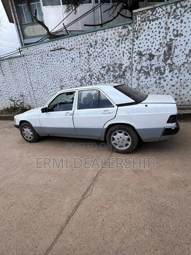 Mercedes-Benz 190 E 2.3 1986 White