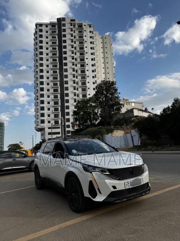 Peugeot 5008 2022 White