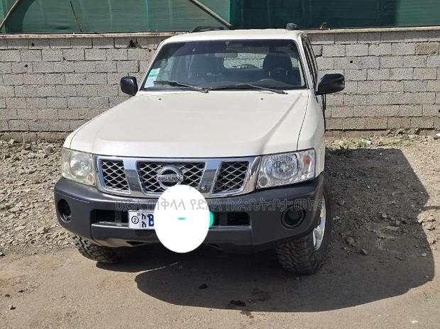 Nissan Patrol 2006 White