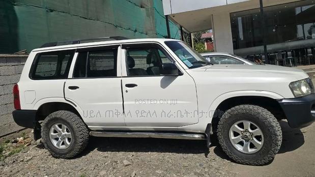 Nissan Patrol 2006 White