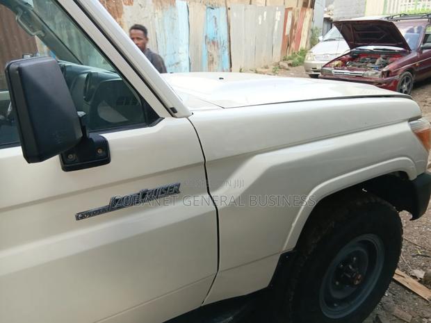 Toyota Land Cruiser 2013 White