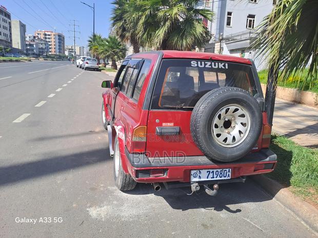 Suzuki Vitara 1992 Red