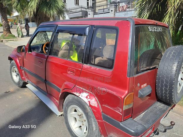 Suzuki Vitara 1992 Red
