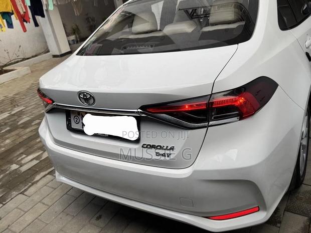 Toyota Corolla LE 2022 White